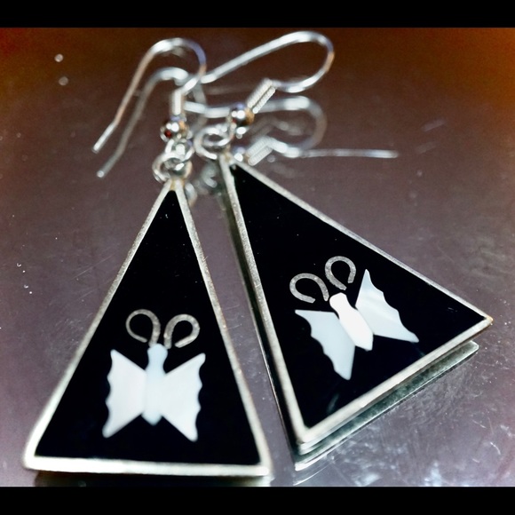 Vintage MOP Butterfly & Onyx Earrings - Picture 4 of 5